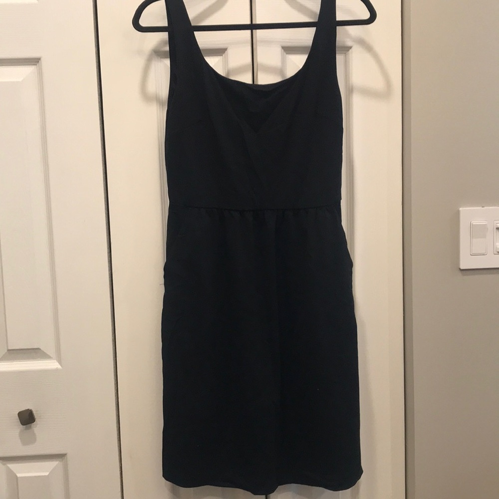 Black casual dress with pockets!!